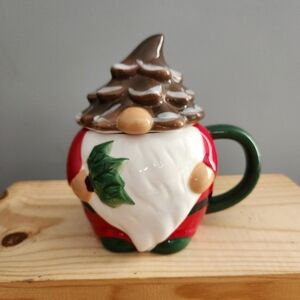 St. Nicholas Square Winter Pinecone Gnome Holiday Ceramic Mug With Lid NWT